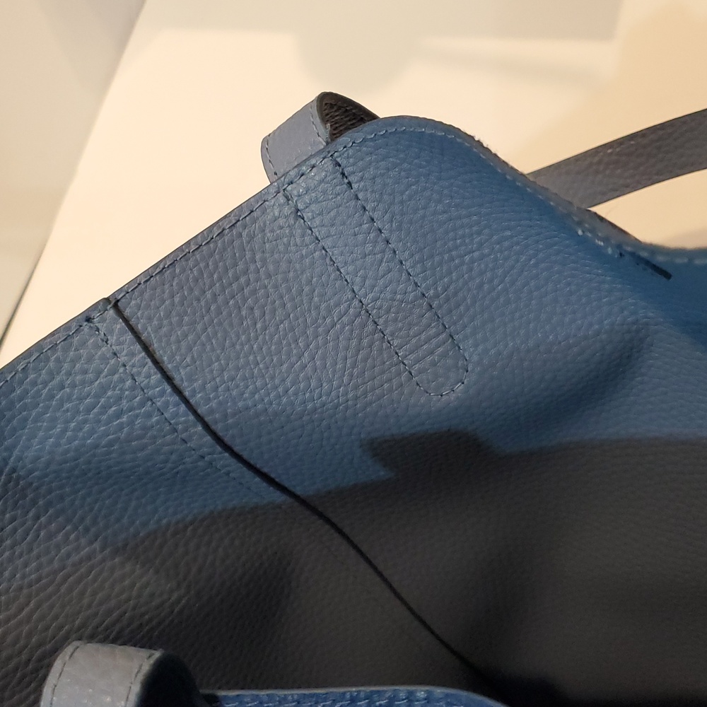 Reversible Blue Tote Bag Pebbled Faux Leather Dark & Light Blue Magnetic Closure - Picture 8 of 12